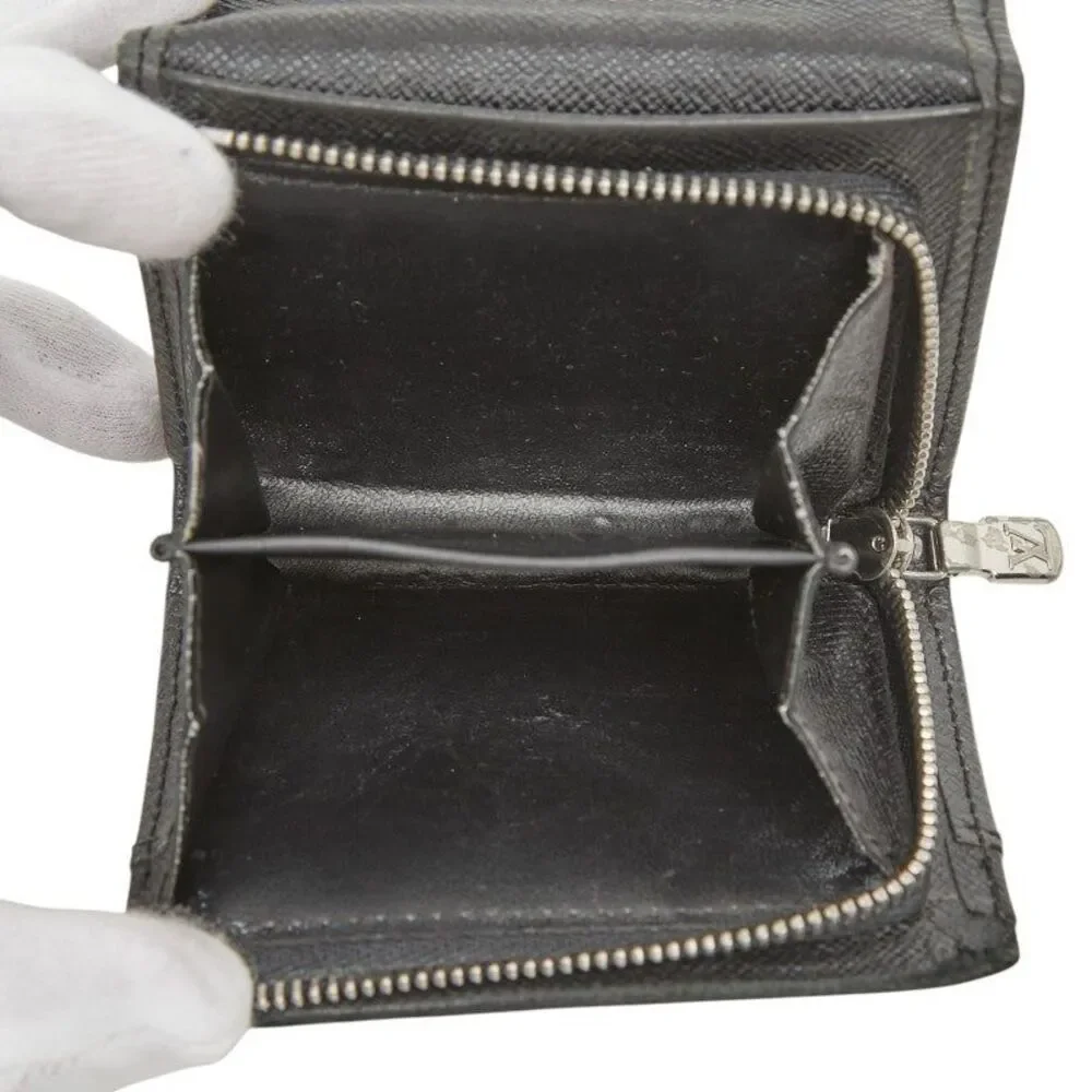 Louis Vuitton Taiga Portemonnaie M32562 Coin Case